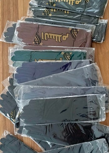 Kadın Çok Renkli Sandy Kumaş Eldivenler
Telefon algılayan - Görsel 3