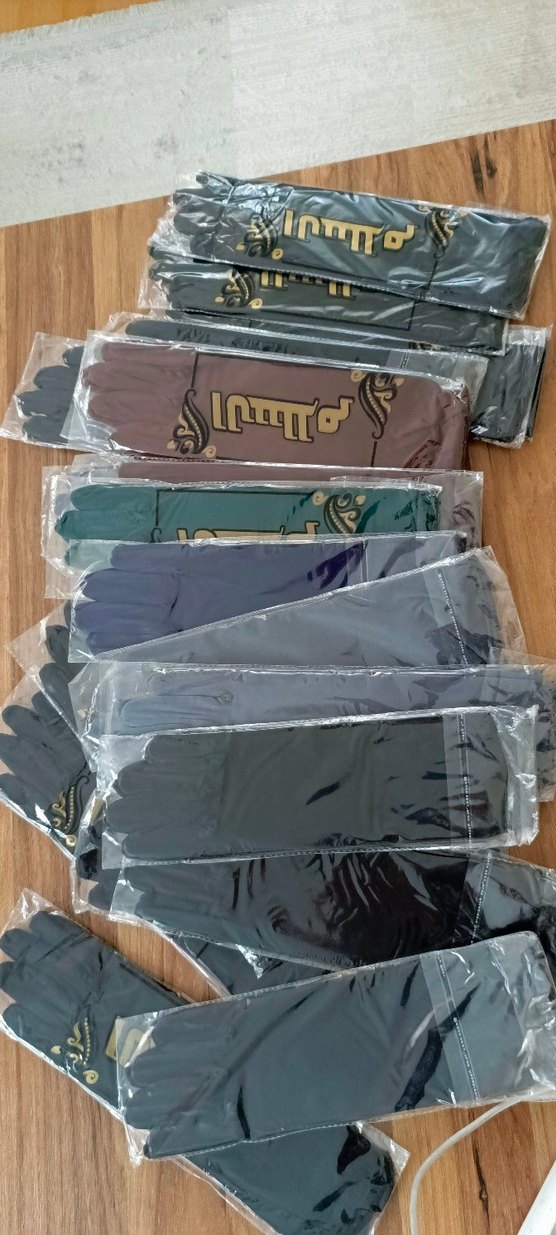 Kadın Çok Renkli Sandy Kumaş Eldivenler
Telefon algılayan - Görsel 3