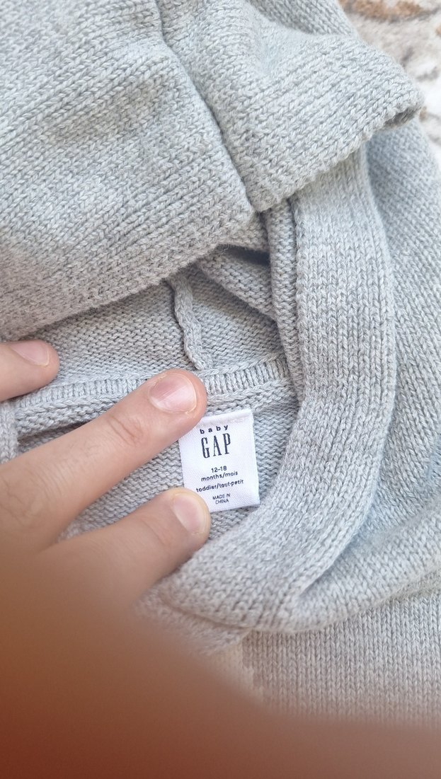 Gri Kapüşonlu Kız Panço - Görsel 3