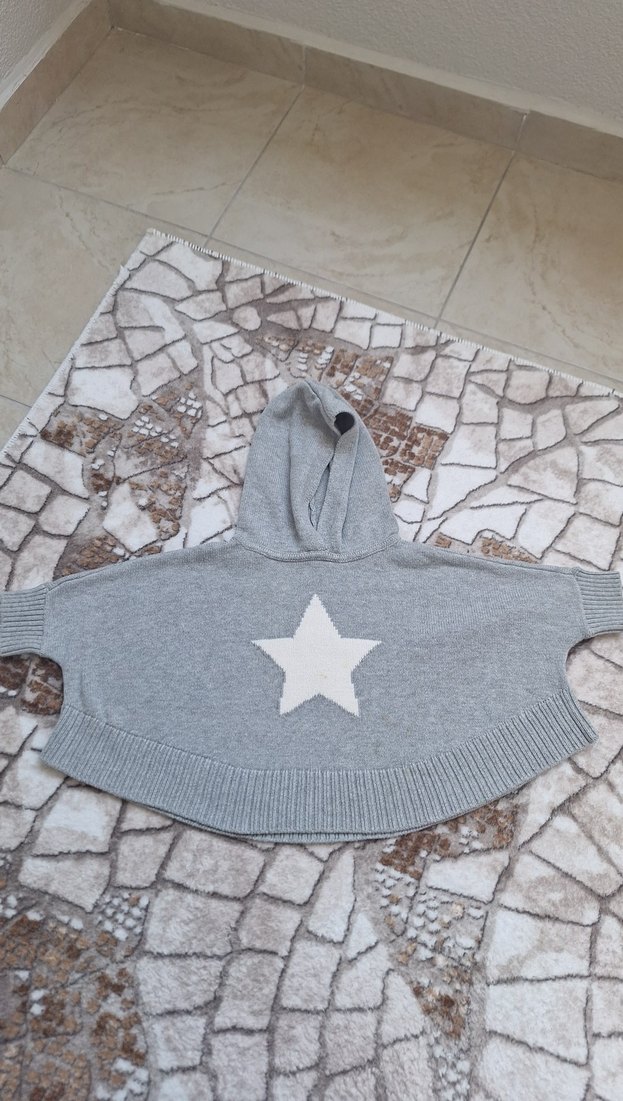 Gri Kapüşonlu Kız Panço - Görsel 2