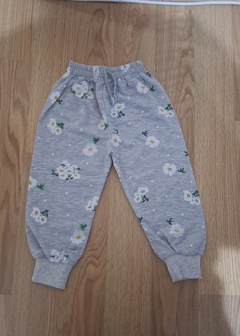 Gri Çiçek Desenli Kız Eşofman Altı - Görsel 3