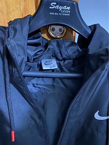 Nike Yağmurluk ceket orijinal ürün