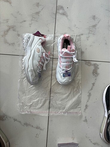 Skechers
