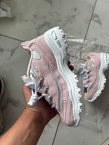 39 Beden beyaz Renk Skechers