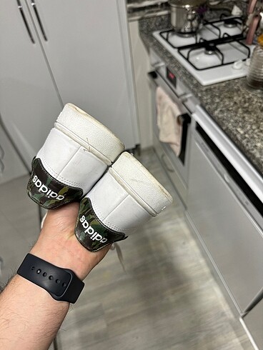 42 Beden Adidas erkek ayakkabı