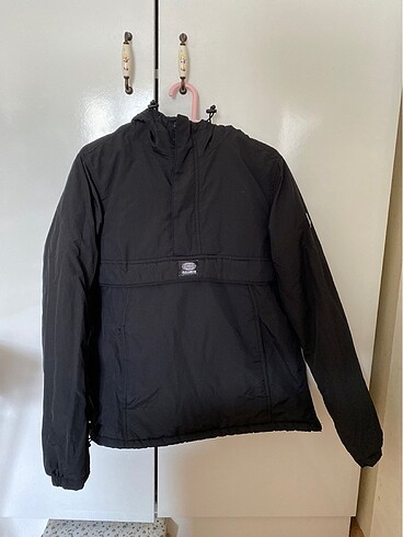 pull and bear mont