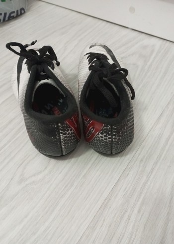 Beyaz Yılan Desenli  krampon çivili - Görsel 4