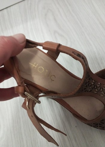 Kahverengi Dolgu Topuklu Kadın Sandalet - Görsel 2