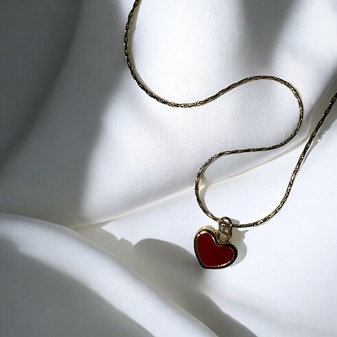Vintage red heart