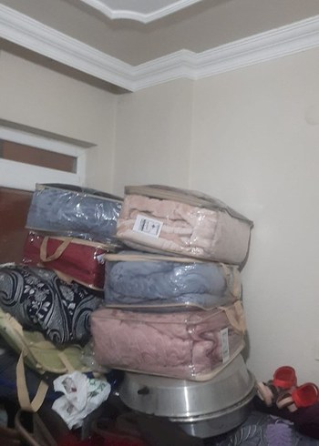 Diğer Bordo Nakışlı Koyu Tonlu Battaniye