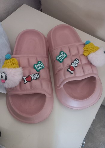 Pembe Örgü Detaylı Kadın Terlik