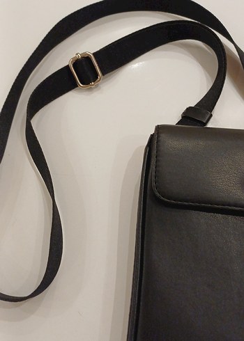 Calvin Klein Kadın Siyah Deri Çapraz Askılı Çanta