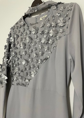 Uzun Kollu Gri İşlemeli Kadın Abiye Elbise - Görsel 4