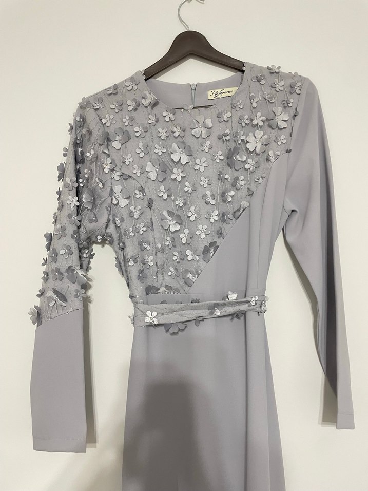 Uzun Kollu Gri İşlemeli Kadın Abiye Elbise - Görsel 2