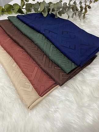 Fendi desen şal