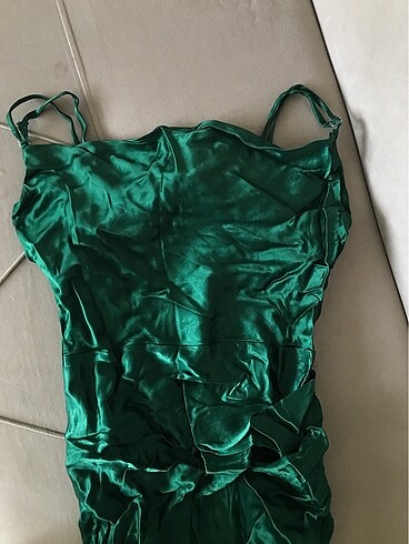 Yeşil elbise - Görsel 3