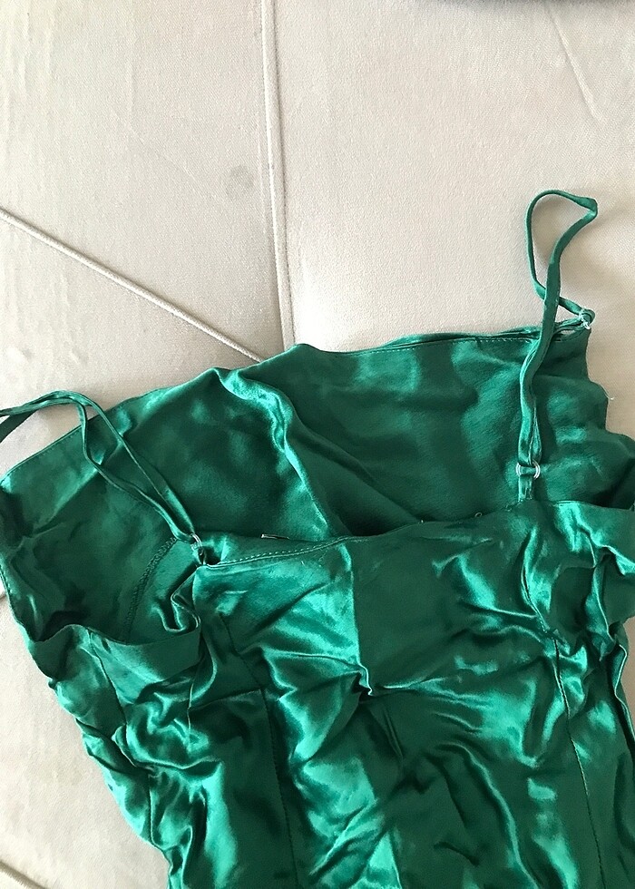 Yeşil elbise - Görsel 4