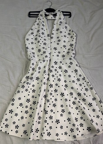 V Yaka Çiçek Desenli Beyaz Uzun Elbise - Görsel 2