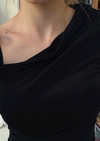 Yanları büzgülü/omuz detaylı crop bluz