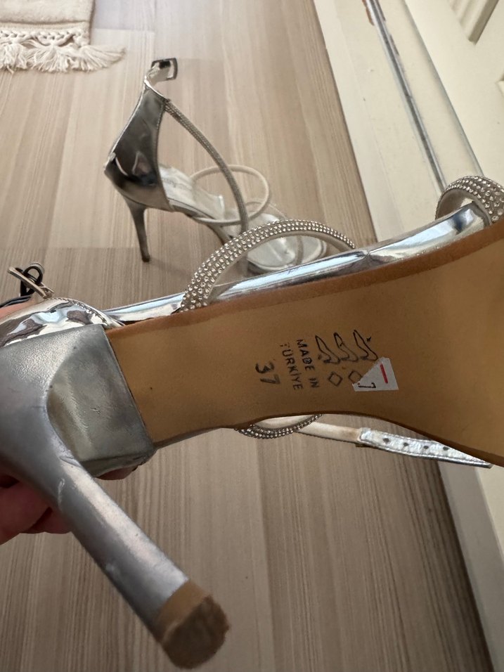 Gri Yılan Desenli Metal Stiletto Topuklu Kadın Ayakkabı - Görsel 3