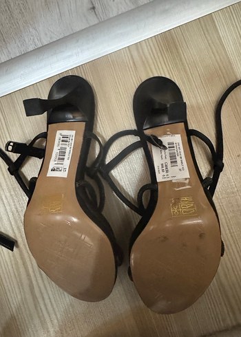 Siyah Yılan Desenli Tokalı İnce Topuklu Kadın Ayakkabı - Görsel 4