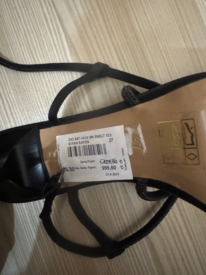 Siyah Yılan Desenli Tokalı İnce Topuklu Kadın Ayakkabı - Görsel 3