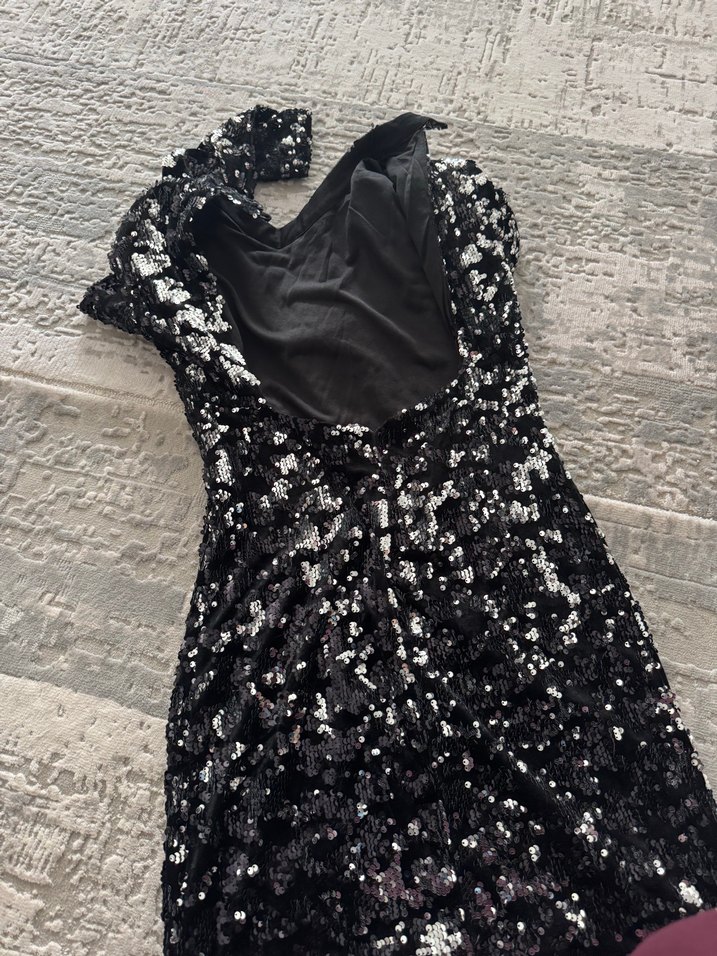 Uzun Kollu Siyah Payetli Abiye Elbise - Görsel 2