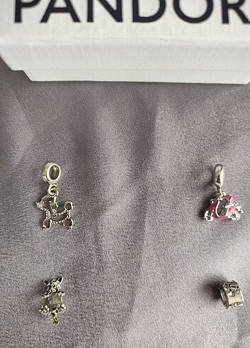 Diğer Pandora Charm