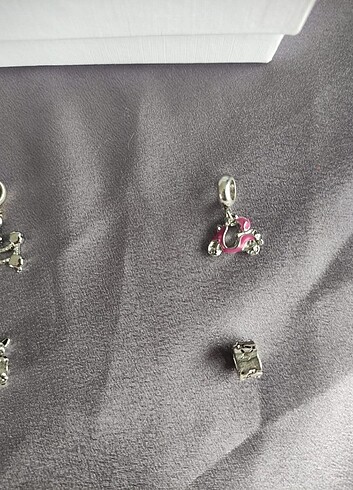 Beden Pandora Charm