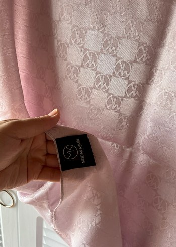 Pembe Saten Kadın Şal