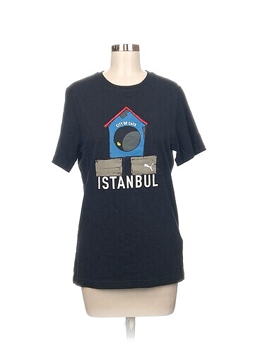 Puma T-shirt %70 İndirimli.