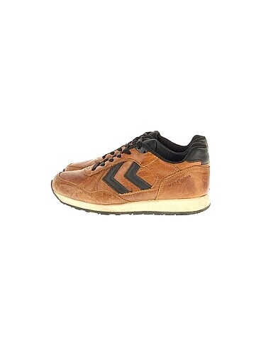 Hummel Spor Ayakkabı %70 İndirimli.