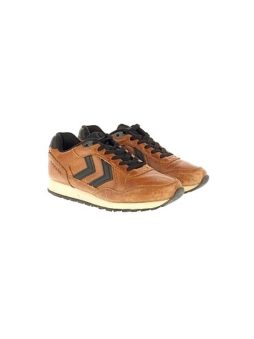 Hummel Hummel Spor Ayakkabı %70 İndirimli.