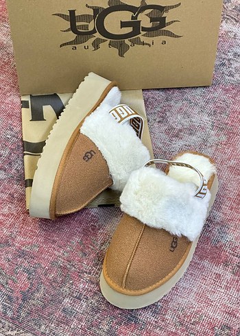 UGG Kadın Kahverengi Kürklü Dolgu Topuk Terlik