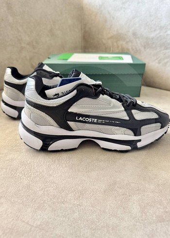 Lacoste Beyaz Gri Baskılı Bağcıklı Erkek Spor Ayakkabı