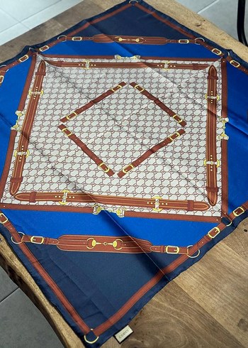 Kahverengi Zincir Detaylı Gucci Kadın Fuları - Görsel 2