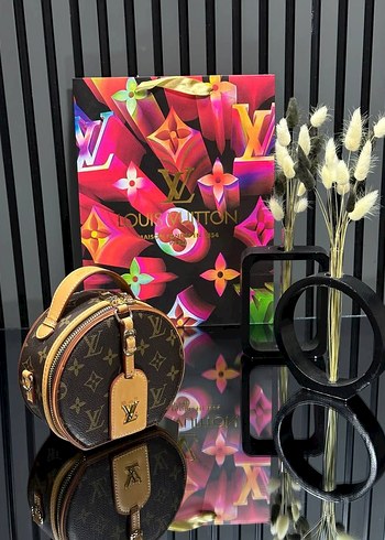 Beden Louis Vuitton Parlak Siyah Kadın Çanta