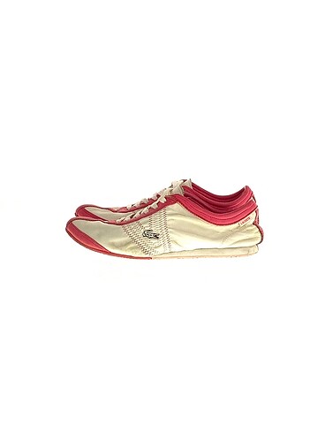 Lacoste Spor Ayakkabı %70 İndirimli.