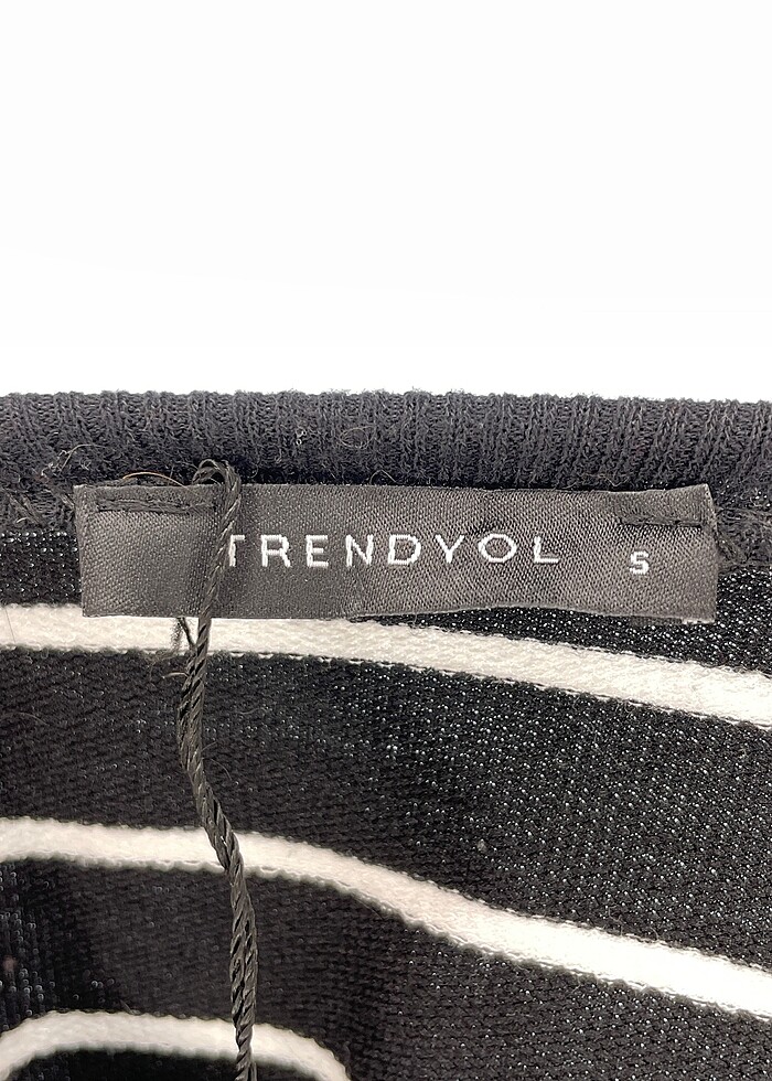 Trendyol & Milla T-shirt %70 İndirimli. - Görsel 4