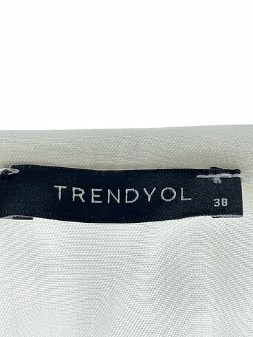 38 Beden beyaz Renk Trendyol & Milla Uzun Elbise %70 İndirimli.
