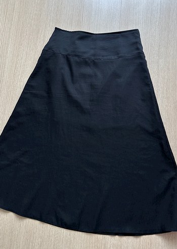 Siyah Midi Piliseli Ofis Etek - Görsel 3