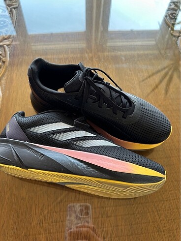 40,5 Beden siyah Renk Adidas spor ayakkabı