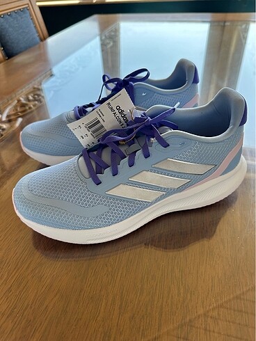 Adidas spor ayakkabı