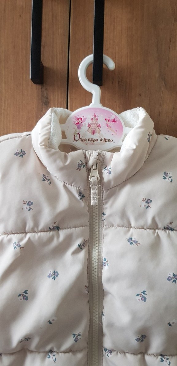 Kız Çocuk Beyaz Düğmeli Yelek - Görsel 4