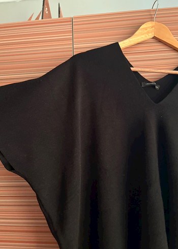 V Yaka Siyah Kadın Panço - Görsel 3