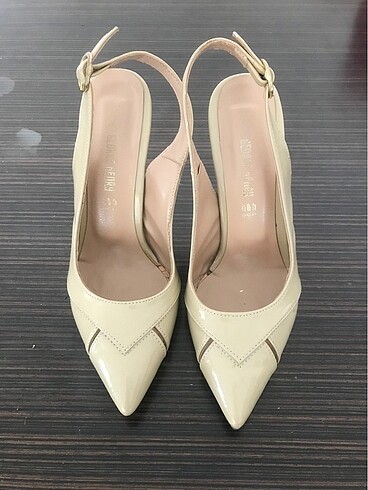 Diğer Rahat Stiletto - George Hanry