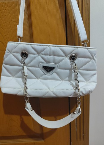 Zincir Detaylı Beyaz Deri Kadın Çanta - Görsel 2