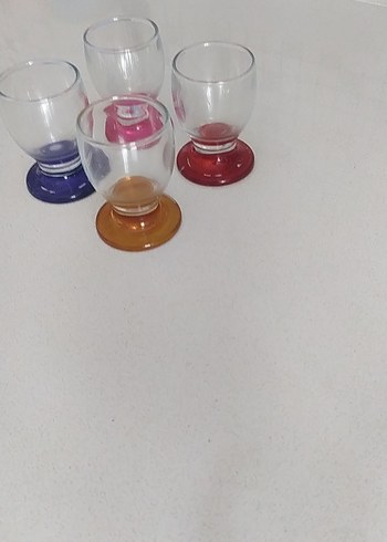 Renkli Tabanlı Cam Bardak Seti