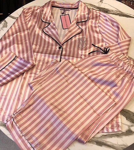 Saten pijama
