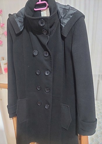 Siyah Kapüşonlu Düğmeli Kaban - Görsel 7